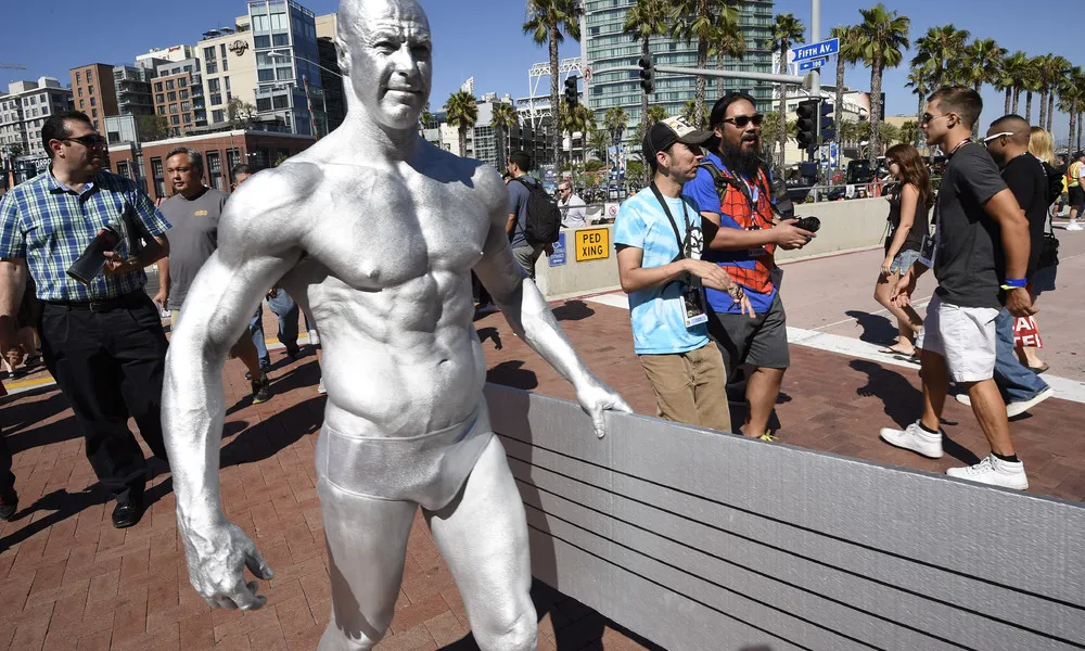 Costumed Fans Invade San Diego