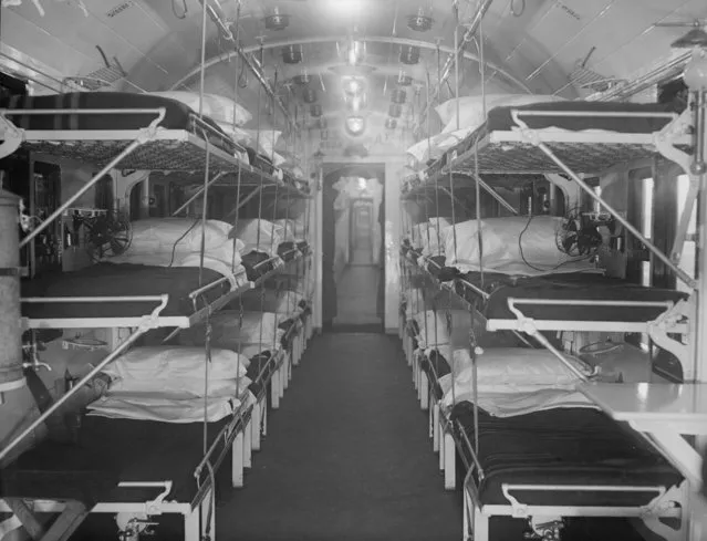 Beds on an American Army Ambulance Train at St. Pancras, 1st January 1918. (Photo by Topical Press Agency/Getty Images)