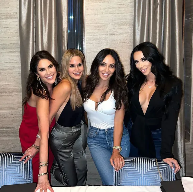 American TV personality Melissa Gorga (R) enjoys “Thirsty Thursday” with her pals on August 18, 2022. (Photo by melissagorga/Instagram)