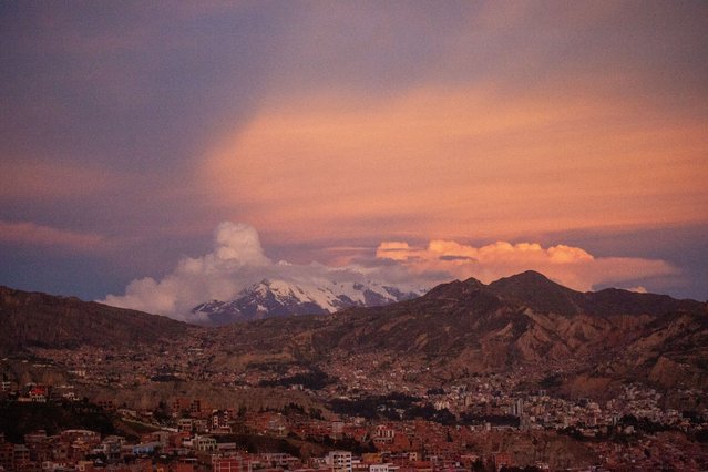 Sunset behind the snow-capped Illimani mountain in La Paz, Bolivia, 09 May 2025. (Photo by Esteban Biba/EPA)