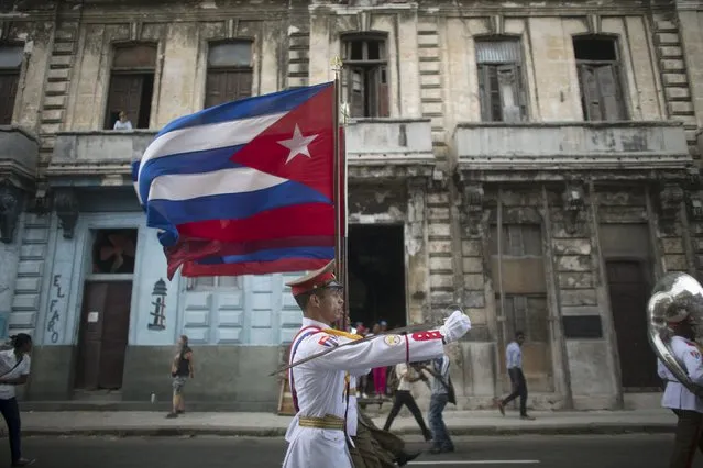 Cuban soldiers march during a ceremony in Havana November 27, 2015, marking the anniversary of the deaths of student leaders killed during the fight against Spanish colonial rule. (Photo by Alexandre Meneghini/Reuters)