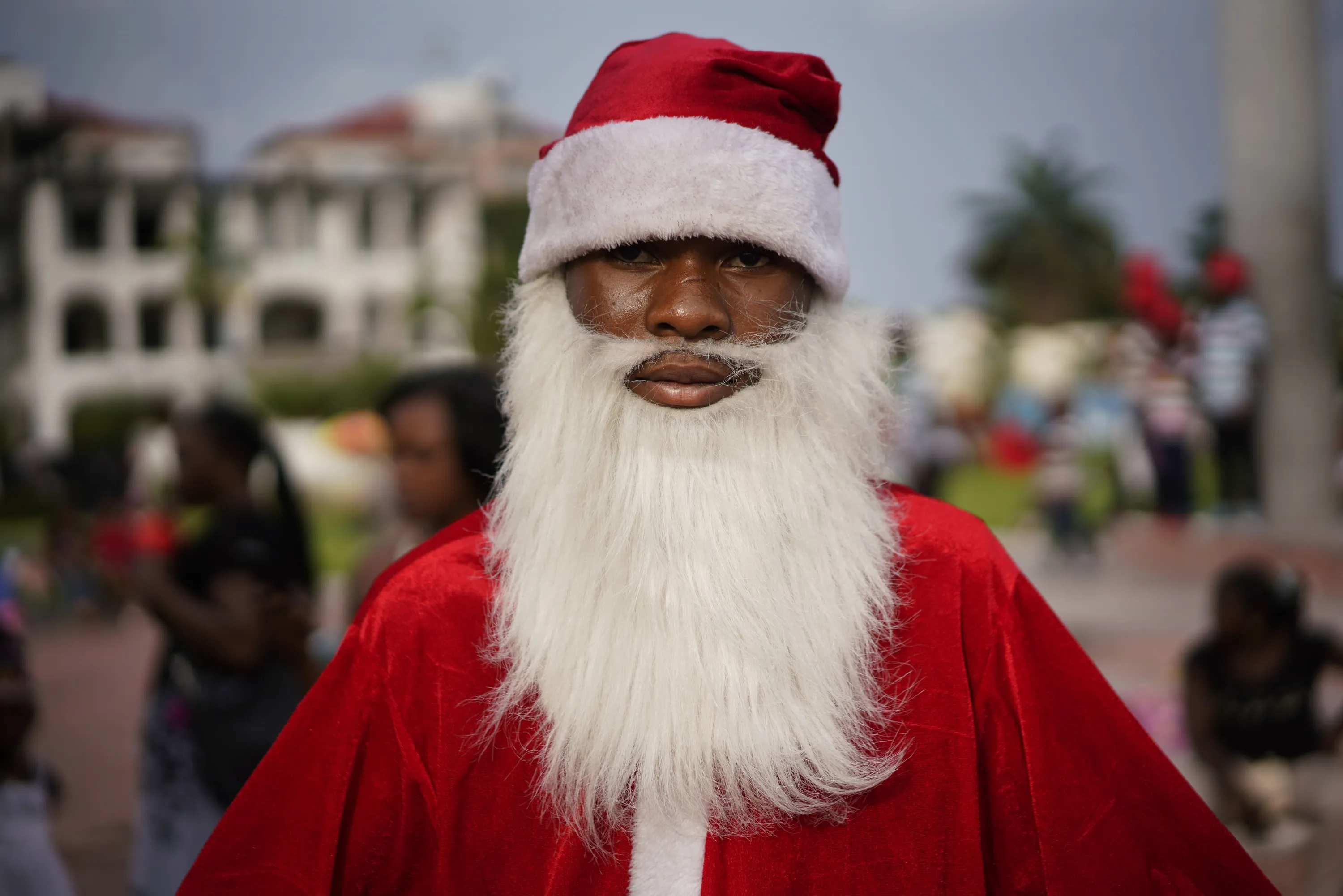 Santa черный. Блэк Санта. Черный Санта.