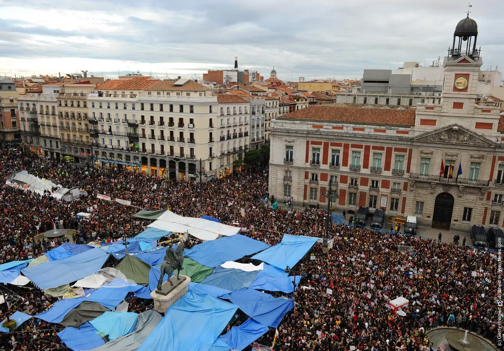 Spanish Demonstrate Unemployment and Austerity Measures