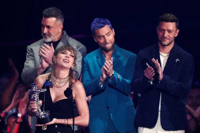 Taylor Swift receives the Best Pop award from NSYNC members during the 2023 MTV Video Music Awards at the Prudential Center in Newark, New Jersey, U.S., September 12, 2023. (Photo by Brendan Mcdermid/Reuters)