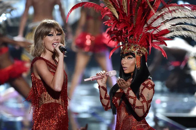 Recording artists Taylor Swift (L) and Nicki Minaj perform onstage during the 2015 MTV Video Music Awards at Microsoft Theater on August 30, 2015 in Los Angeles, California. (Photo by Kevin Winter/MTV1415/Getty Images For MTV)