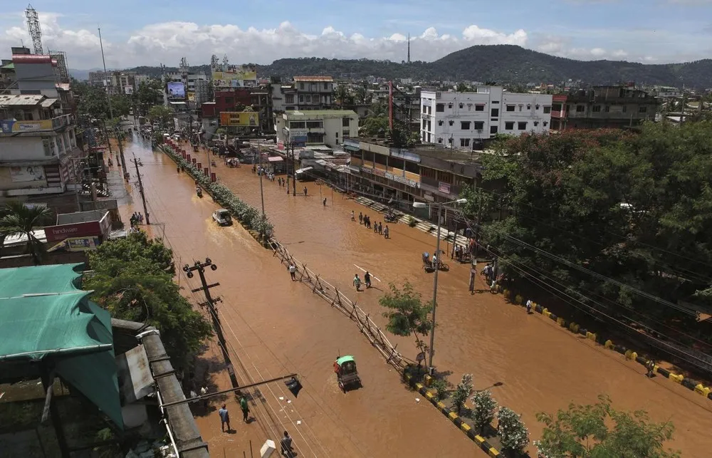 Heavy Showers Flooded Some Areas in India