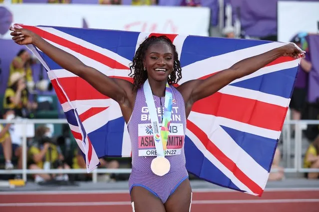 Dina Asher-Smith of Team Great Britain celebrates after winning bronze in the Women's 200m Final on day seven of the World Athletics Championships Oregon22 at Hayward Field on July 21, 2022 in Eugene, Oregon. (Photo by Patrick Smith/Getty Images)