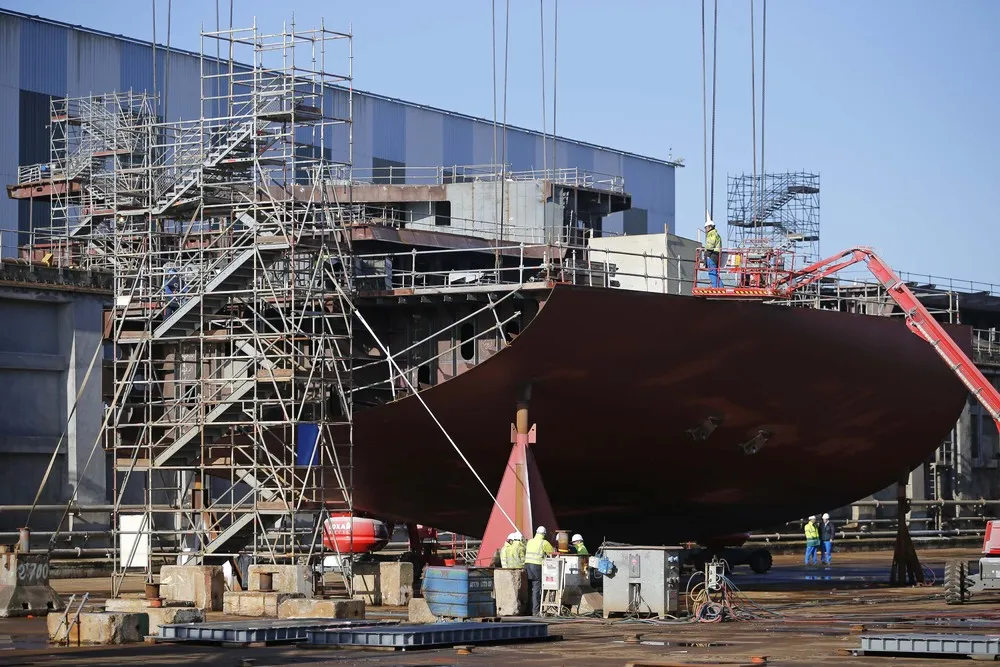 Work on Royal's Oasis-class Ship