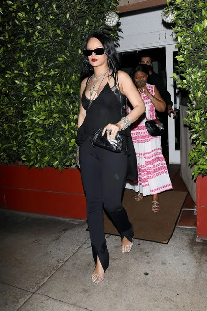 Barbadian singer Rihanna goes out to dinner with her family at one of her favorite Italian restaurants, Giorgio Baldi in Santa  Monica, CA. on September 21, 2021. (Photo by Backgrid USA)