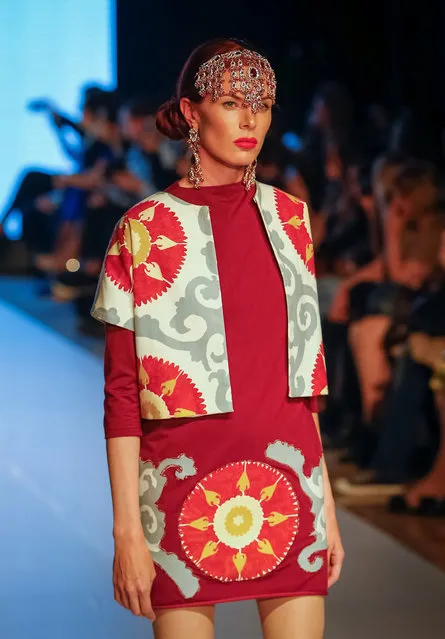 A models presents a creation by Uzbekistan's design house BY SIPA during Kazakhstan Fashion Week in Almaty, Kazakhstan, April 20, 2016. (Photo by Shamil Zhumatov/Reuters)