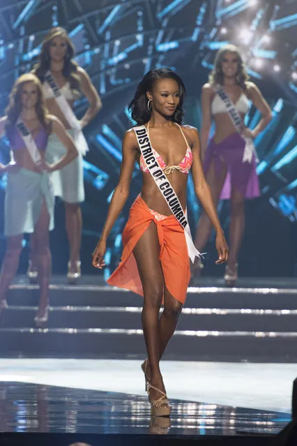 Miss District of Columbia Deshauna Barber walks during the swim suit competition during the 2016 Miss USA pageant in Las Vegas, Sunday, June 5, 2016. (Photo by Jason Ogulnik/Las Vegas Review-Journal via AP Photo)