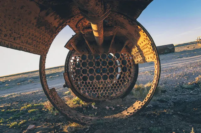 “One fatal oversight can attribute for the high number of dented and twisted locomotives and rail cars that can be found in the train graveyard. The steam locomotives were being operated at more than 3,500 metres above sea level, which is a far higher altitude than they were designed for”. (Photo by Chris Staring/Rex Features/Shutterstock)