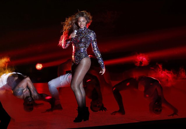 Beyonce performs a medley of songs during the 2014 MTV Video Music Awards in Inglewood, California August 24, 2014. (Photo by Mario Anzuoni/Reuters)