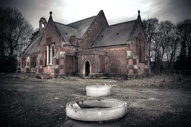 An exterior view of Rauceby, an abandoned mental asylum in Lincolnshire, UK. (Photo by Simon Robson/Caters News)