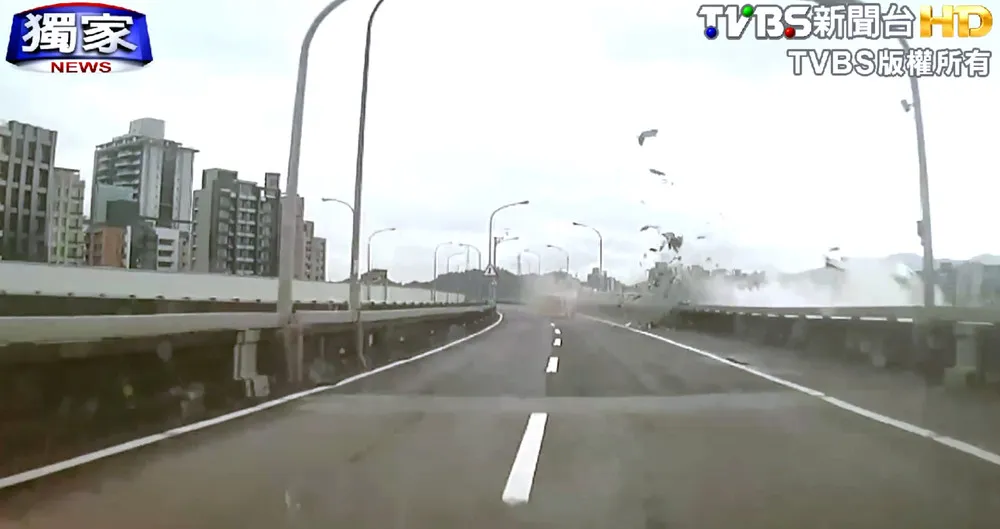 Taiwanese Plane with 53 Passengers Crashes in Taipei River