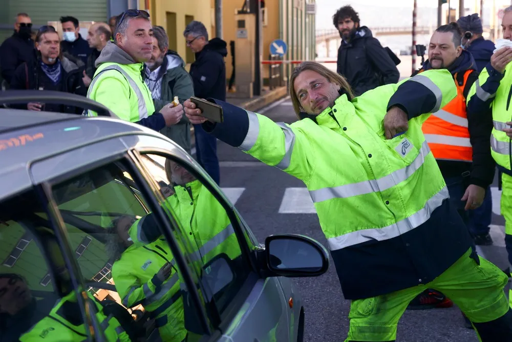 The Day in Photos – October 16, 2021