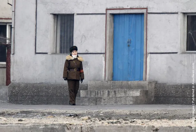North Korean soldiers on duty at Sinuiju, opposite the Chinese border city of Dandong