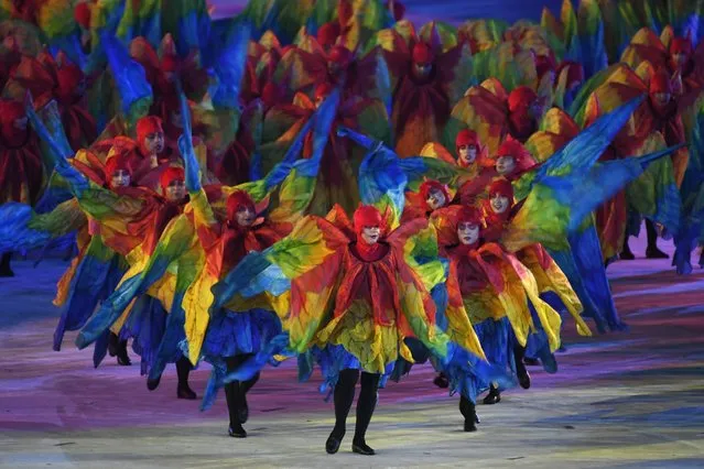 Dancers perform during the closing ceremony of the Rio 2016 Olympic Games at the Maracana stadium in Rio de Janeiro on August 21, 2016. (Photo by Luis Acosta/AFP Photo)