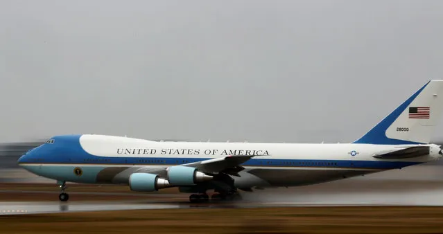 Air Force One with United States President Barack Obama aboard departs Joint Base Andrews Maryland, U.S., December 6, 2016. (Photo by Gary Cameron/Reuters)