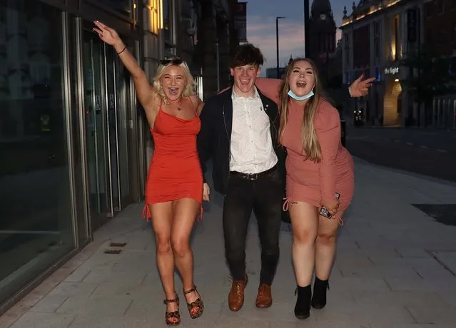 Brits took advantage of the three-day weekend last night and enjoyed an evening at the pub in Leeds, United Kingdom on May 29, 2021. Revellers made the most of the much longed-for bank holiday sunshine. (Photo by Nb press ltd)