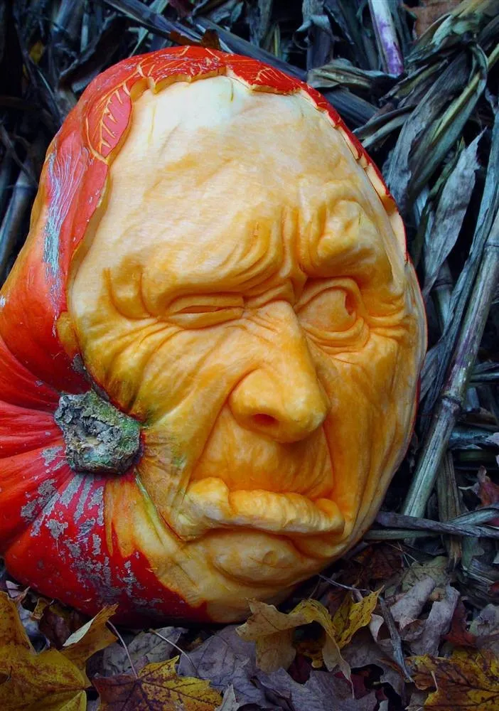 Pumpkin Carving – Amazing Work of Art by Ray Villafane