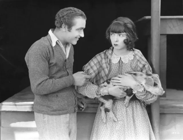 James Hall and Colleen Moore (1900–1988) star in the film “Smiling Irish Eyes”, circa 1929. This is Colleen's first talking picture. (Photo by Hulton Archive)