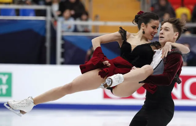 Spain' s Sara Hurtado and Kirill Khaliavin perform in the pairs ice dance free dance event at the European figure skating championships in Moscow, Russia, Saturday, January 20, 2018. (Photo by Grigory Dukor/Reuters)