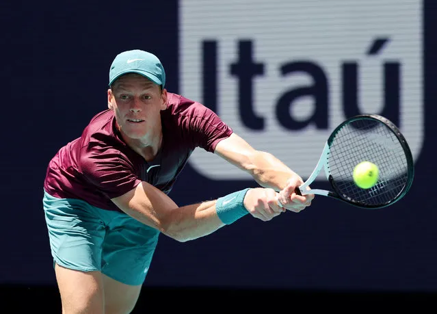 Jannik Sinner of Italy returns the ball to Daniil Medvedev of Russia during the Mens Finals of the Miami Open at Hard Rock Stadium on April 02, 2023 in Miami Gardens, Florida. (Photo by Al Bello/Getty Images)