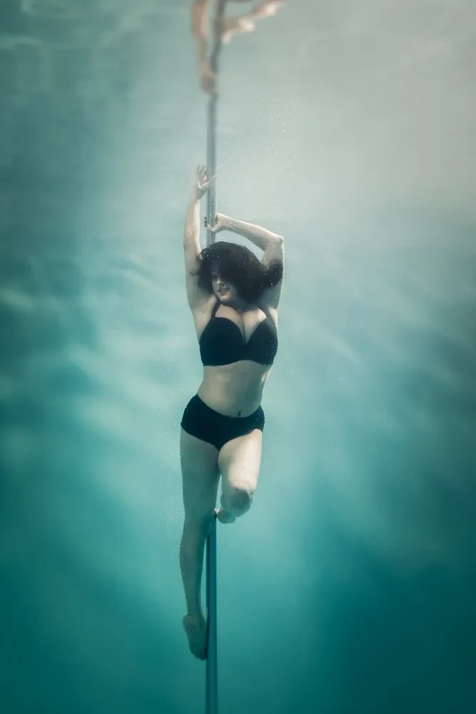Pole Dancing Goes Underwater