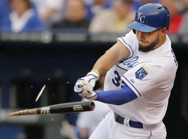 Kansas City Royals' Eric Hosmer breaks his bat while grounding out during the third inning of a baseball game against the Baltimore Orioles at Kauffman Stadium in Kansas City, Mo., Saturday, May 17, 2014. (Photo by Orlin Wagner/AP Photo)