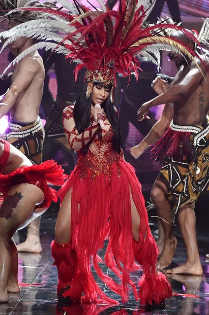 Recording artist Nicki Minaj performs onstage during the 2015 MTV Video Music Awards at Microsoft Theater on August 30, 2015 in Los Angeles, California. (Photo by Kevin Winter/MTV1415/Getty Images For MTV)