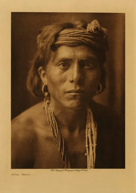 Nova, a Walpi, in 1906. (Photo by Edward S. Curtis)