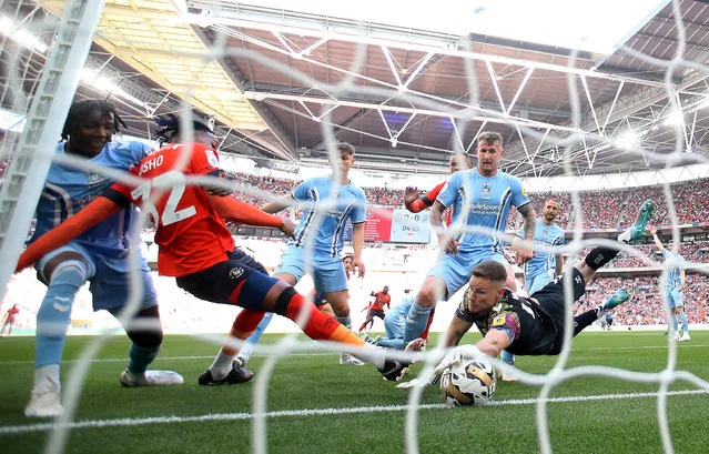 Luton Town's Gabriel Osho scores a goal that was later disallowed against Coventry City in the Championship play off final at Wembley Stadium in London on May 27, 2023. (Photo by Carl Recine/Reuters)