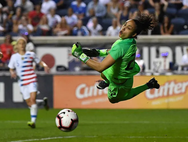 Brazil goalkeeper Leticia (22) makes a save against the United States of America in the second half during the Tournament of Nations Women's Soccer match at Toyota Park in Bridgeville, IL, USA on August 2, 2018. (Photo by Mike DiNovo/USA TODAY Sports)