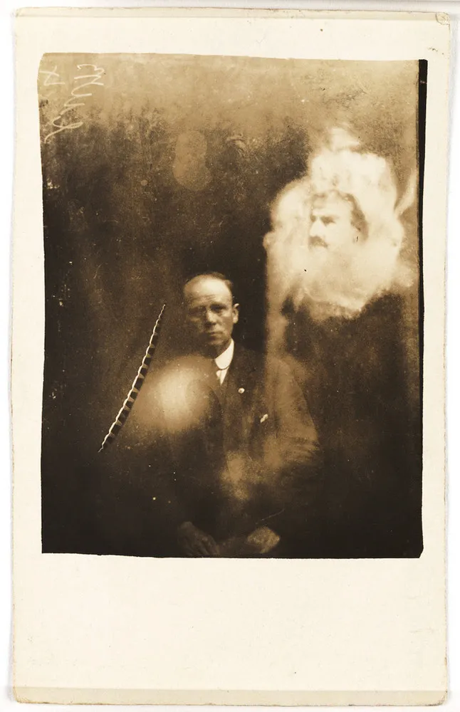 “Vintage Photoshop” or The Spirit Photographs Of William Hope