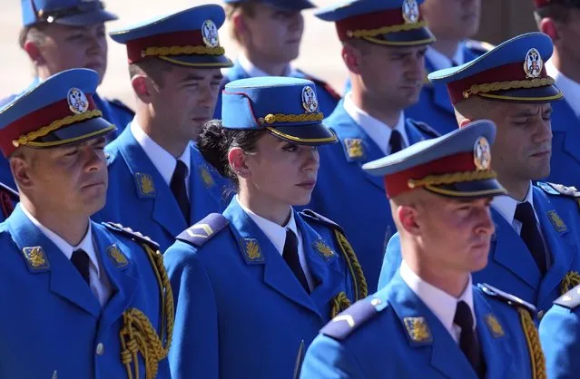 Serbian Army honor guard wait before a welcome ceremony for Egyptian President Abdel Fattah el-Sisi at the Serbia Palace in Belgrade, Serbia, Wednesday, July 20, 2022. Abdel Fattah el-Sisi is on a three-day official visit to Serbia. (Photo by Darko Vojinovic/AP Photo)