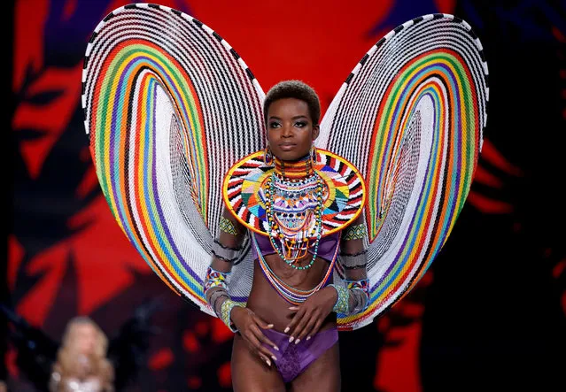 Model Maria Borges presents a creation during the 2017 Victoria's Secret Fashion Show in Shanghai, China, November 20, 2017. (Photo by Aly Song/Reuters)