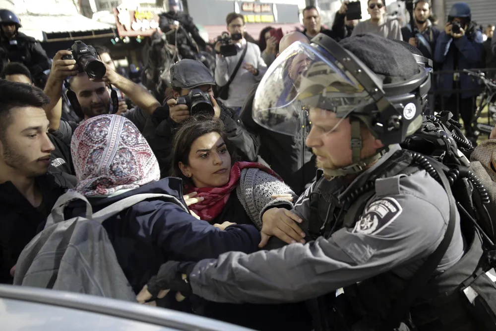 The Day in Photos – December 10, 2017