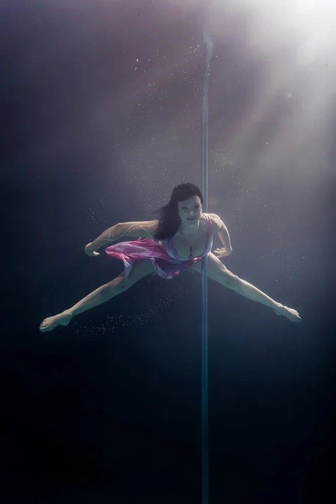 Pole Dancing Goes Underwater