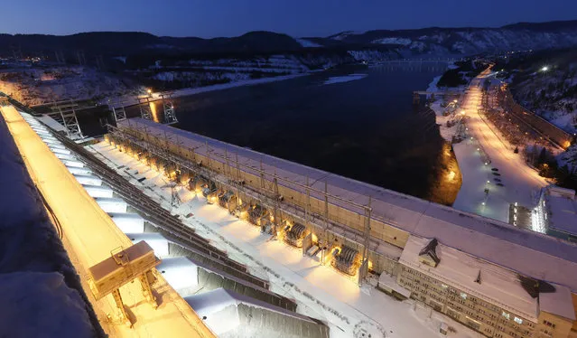 A general view shows the Krasnoyarsk hydro-electric power station on the Yenisei River near the Siberian city of Krasnoyarsk, Russia, January 13, 2016. (Photo by Ilya Naymushin/Reuters)