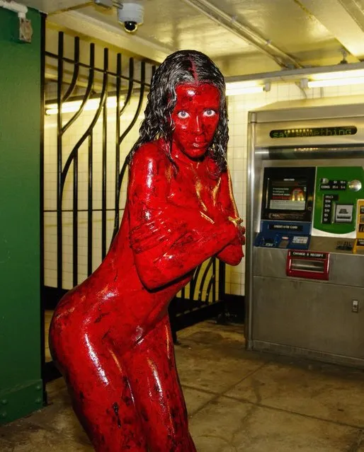 American rapper Amala Ratna Zandile Dlamini, known professionally as Doja Cat in the second decade of September 2023 terrifies MTA riders with this red getup. (Photo by dojacat/Instagram)