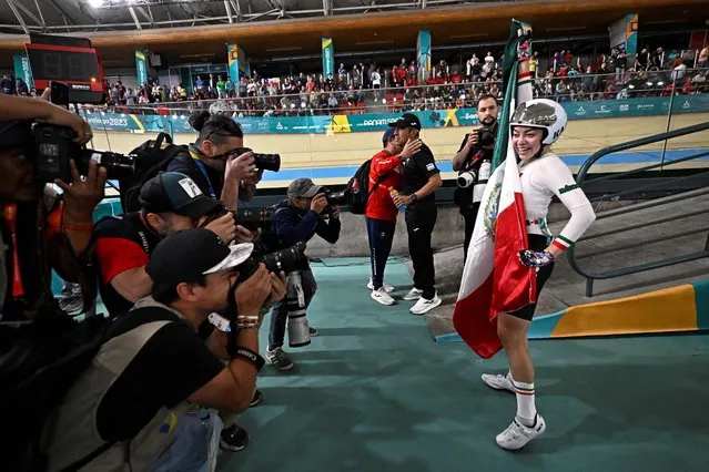 Mexico's Yareli Acevedo celebrates after winning gold in the track cycling women's omnium event of the Pan American Games Santiago 2023 at the Velodrome in the Peñalolen Park in Santiago, on October 26, 2023. (Photo by Mauro Pimentel/AFP Photo)