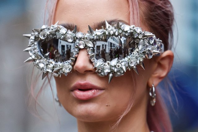 A guest arrives for the Ones to Watch catwalk show during London Fashion Week in Britain on February 17, 2024. (Photo by Hollie Adams/Reuters)