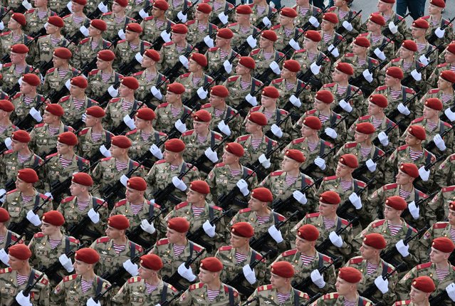 Russian service members march in columns on the day of a rehearsal for a military parade, which marks the 80th anniversary of the victory over Nazi Germany in World War Two, in central Moscow, Russia, on May 7, 2025. (Photo by Shamil Zhumatov/Reuters)