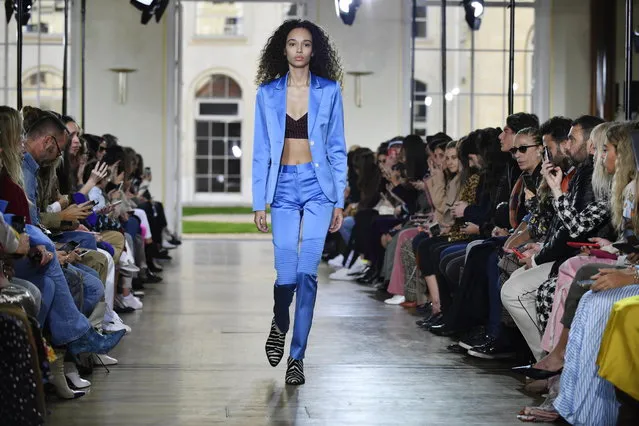 A model presents a creation from the Women Spring/Summer 2019 collection by French designer Sophie Mechaly for Paul and Joe fashion house during the Paris Fashion Week, in Paris, France, 30 September 2018. (Photo by Julien de Rosa/EPA/EFE)