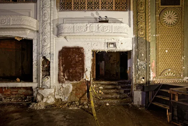 These images of an abandoned theater act as a time capsule of a location that was once rocked by the stars. The likes of Metallica, R.E.M. and Motorhead all played the Variety Theatre in Cleveland, Ohio, but now all that remains are dusty chairs that once supported encapsulated crowds. Renowned abandoned building photographer Matthew Christopher photographed the theater in its dilapidated state. Here: The Variety Theatre, Cleveland, Ohio. (Photo by Matthew Christopher/Caters News)