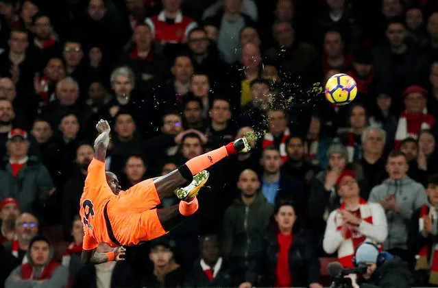 Sadio Mane of Liverpool shoots at goal during the Premier League match between Arsenal and Liverpool at Emirates Stadium on December 22, 2017 in London, England. (Photo by John Sibley/Reuters/Action Images)