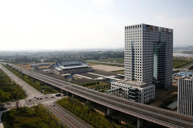 A general view shows the empty customs building in the New Zone urban development in Dandong, Liaoning province, China September 11, 2016. (Photo by Thomas Peter/Reuters)