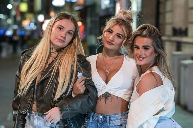 Revellers took to the bars and clubs of Leicester, UK on Thursday night, April 6, 2023, knowing that they didn't have to go to work on Good Friday. All out were in good spirits with many posing for a picture or taking a selfie with friends. (Photo by Ben Formby/Alamy Live News)