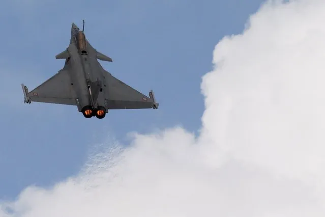 A Dassault Rafale fighter performs at the 53rd International Paris Air Show at Le Bourget Airport near Paris, France on June 19, 2019. (Photo by Pascal Rossignol/Reuters)